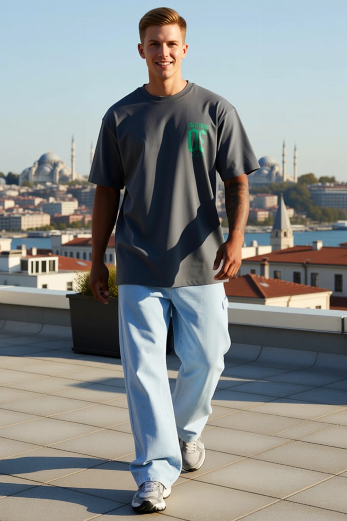 Erkek Bisiklet Yaka Kısa Kollu Sol Göğüs Yıldız Rakam Baskılı Yıkama Görünümlü Rahat Kesim Tişört