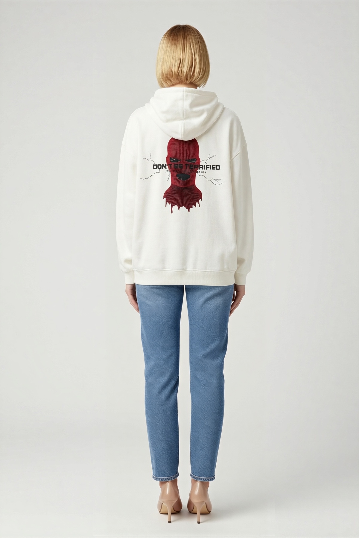 Kadın Üç İplik Oversize Kapüşonlu Sweatshirt Maske Grafikli Arka Baskı Çatlak Çizgi Detaylı Kışlık