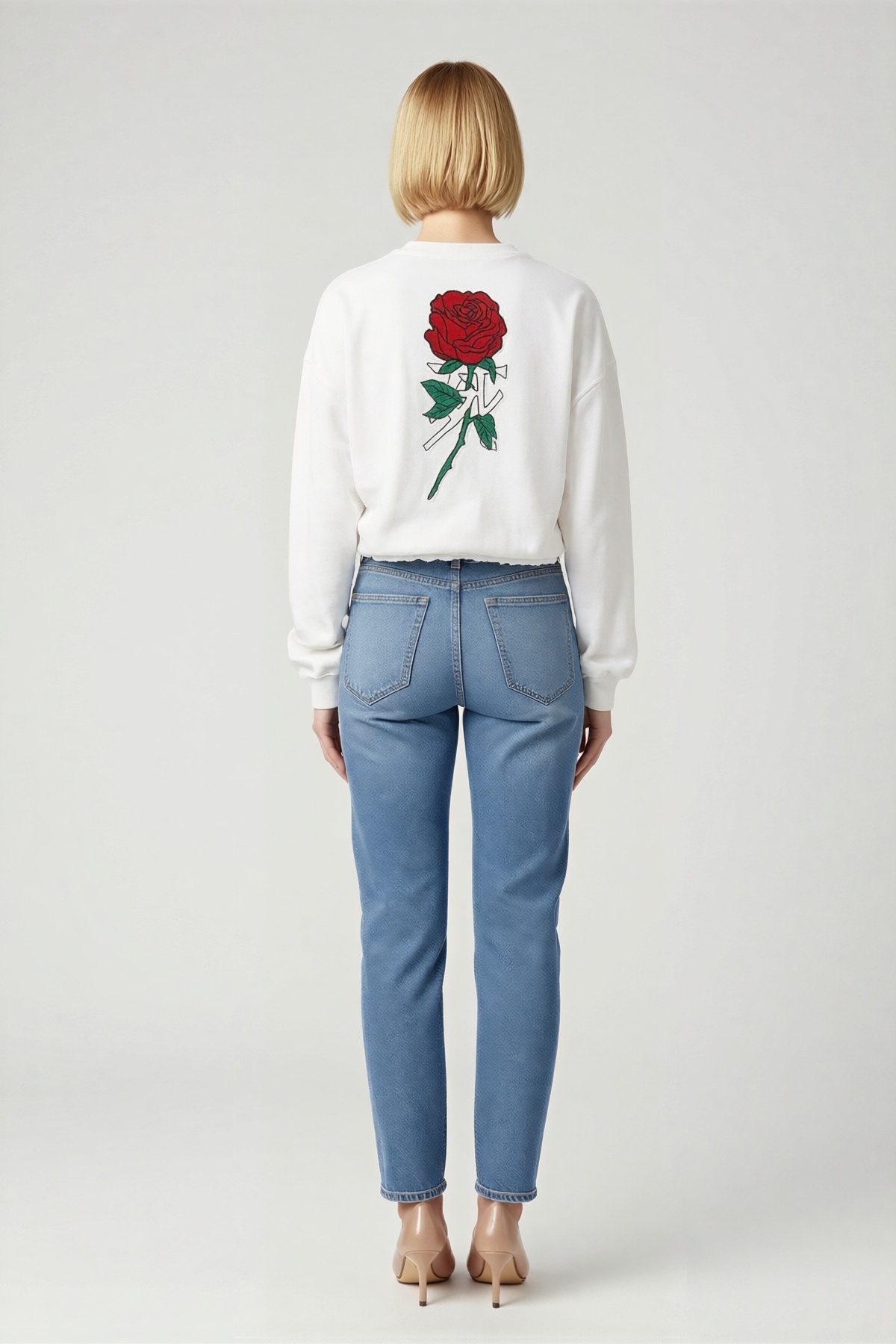 Kadın Oversize Üç İplik Bisiklet Yaka Sweatshirt Önü Gül Nakışlı Düşük Omuz Geniş Kol Rahat Kalıp