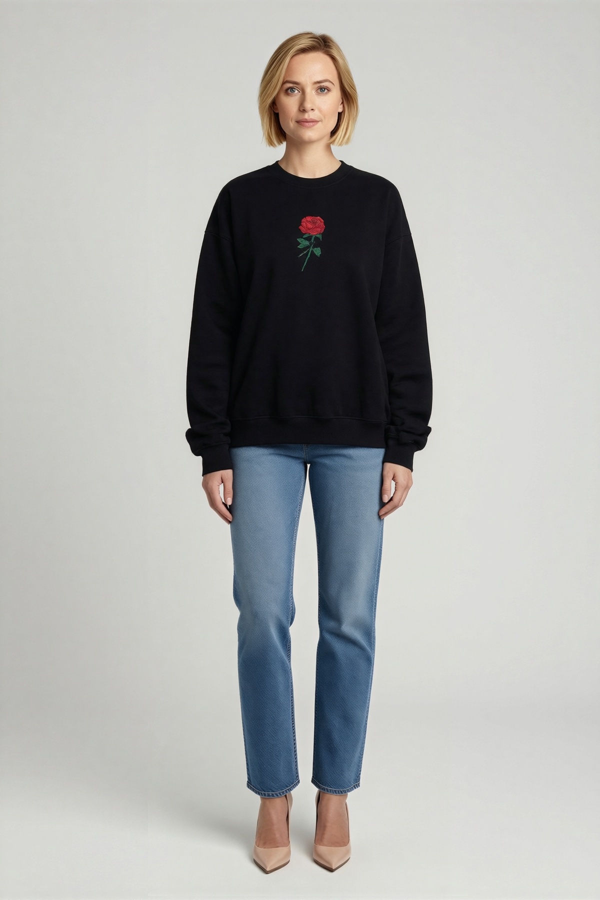 Kadın Üç İplik Oversize Bisiklet Yaka Sweatshirt Sırtı Gül Nakışlı Geniş Kol Düşük Omuz Kışlık Kalıp